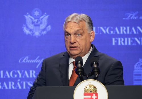 Zagraniczne wsparcie na ostatniej prostej. Orban dziękuje przyjaciołom