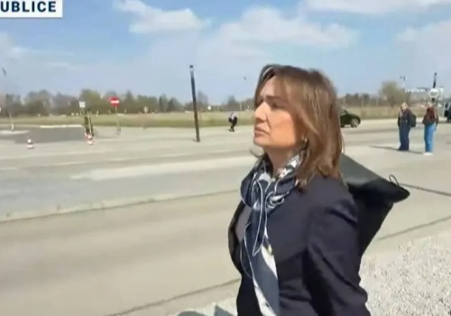 Afera kłodzka szokuje. Wielichowska uciekła przed pytaniami TV Republika. WIDEO