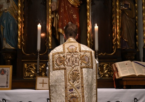 Czy obie formy rytu rzymskiego znajdą się w jednym Mszale?