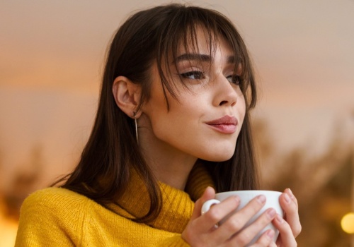 Pij 1 łyżeczkę z wodą codziennie. Skóra i włosy będą wyglądać bajecznie