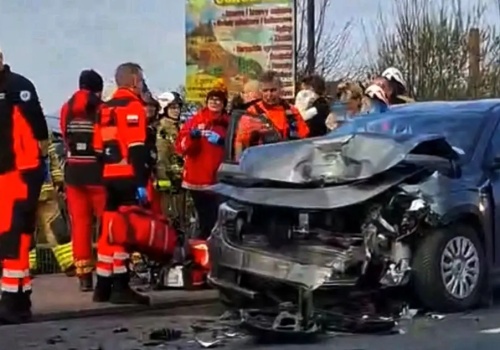 Wypadek 3 aut. Lądował LPR (ZDJĘCIA)