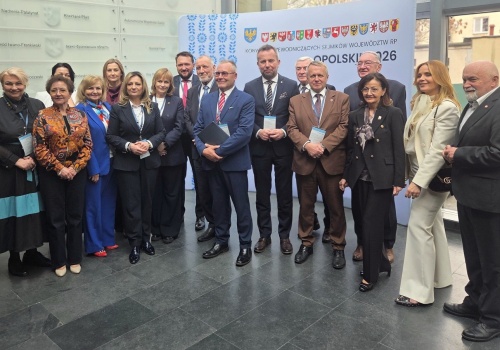 Przewodniczący sejmików z całej Polski chcą obowiązkowej edukacji regionalnej. Uchwała w Opolu