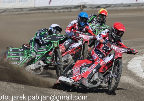 Żużel. ROW postawił się Polonii! Rekiny jechały w trzech, koncert „Buczka”! (RELACJA)