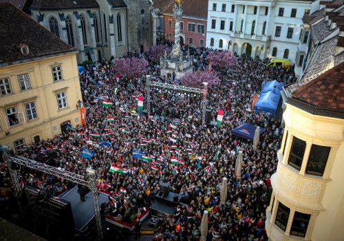 Fatalne sondaże dla Viktora Orbána. Węgrzy uwierzyli w rewolucję i zmianę
