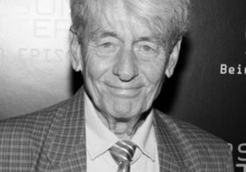 John Nolan nie żyje. Był wujkiem Christophera Nolana, grał w jego filmach