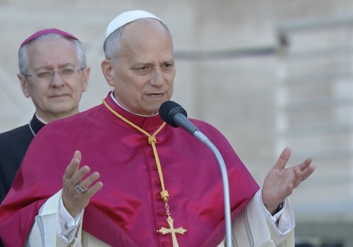 Leon XIV na modlitwie o pokój: potrzeba wiary, by stawić czoła dramatycznej godzinie dziejów