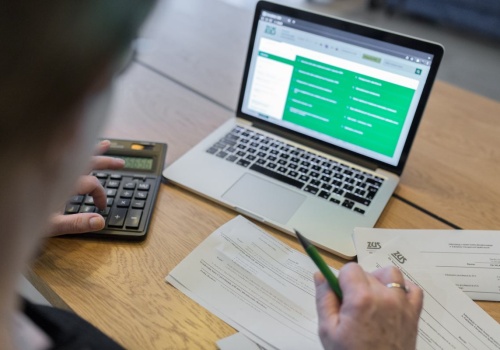 80 proc. pensji i wolne od pracy. Jest haczyk, o którym wielu zapomina