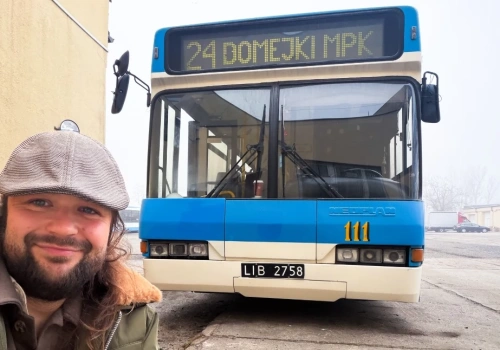 28-letni legnicki Neoplan trafił do muzeum motoryzacji na Mazowszu. Będzie odrestaurowany