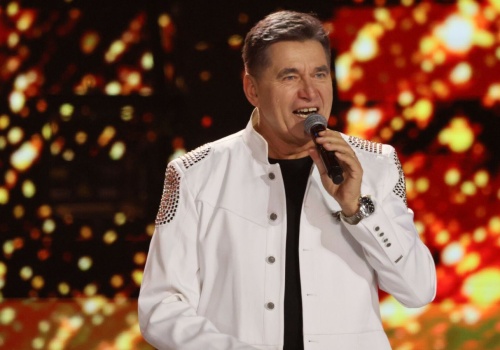 Płacił składki przez 37 lat. Świerzyński dowiedział się, ile ma emerytury. Tyle wypłaci ZUS