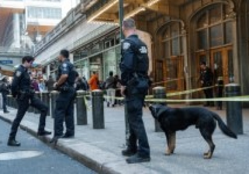 ​Sceny grozy w metrze. Napastnik z maczetą rzucił się na pasażerów