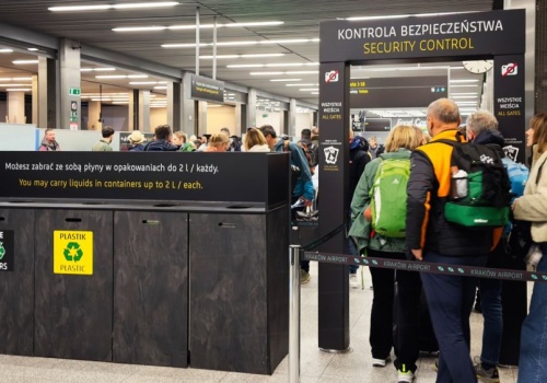 Lotnisko w Krakowie szukało ochotników na nocną akcję. Wystarczyło 9 godzin