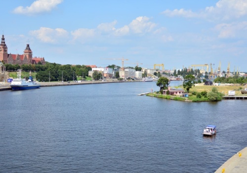 Szczecin rozpoczął akcję Czysta Odra. Na swoich odcinkach rzeki uczestniczą w niej Niemcy i Czesi