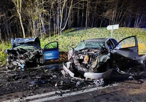 Poważny wypadek na DK 58. Czołowe zderzenie na trasie Pisz – Biała Piska