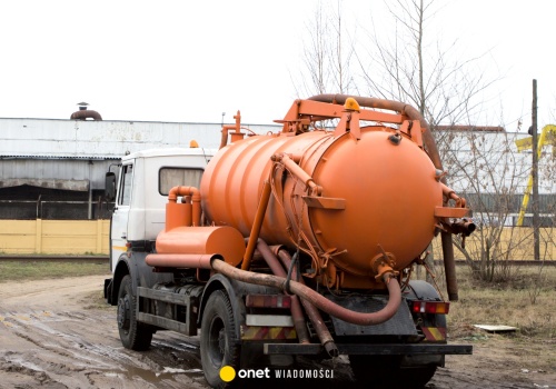 Problem z szambami. Ceny poszły w górę, a kolejki są coraz dłuższe