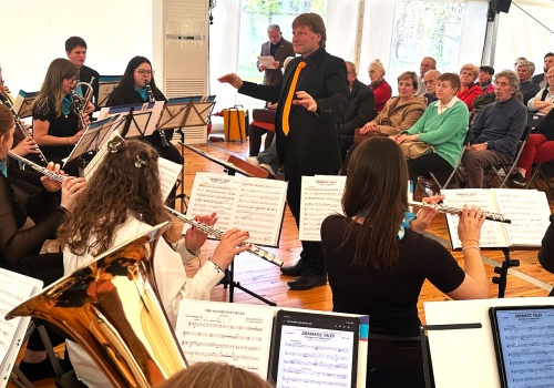 Muzyczna podróż po świecie w namiocie WBP Opole. Koncert młodej orkiestry