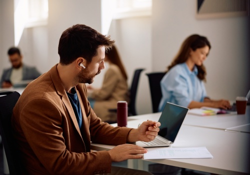 EEC 2026: Praca hybrydowa w nowej rzeczywistości. Jak pogodzić elastyczność z efektywnością