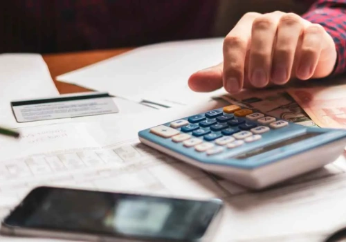 Karę za opóźnienie można wrzucić w koszty. Przełomowa interpretacja skarbówki