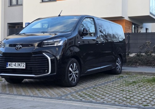 Przejechałem 1500 km Toyotą ProAce Verso. To dyrektorska fura, ale pod znaczkiem kryje się Francuz
