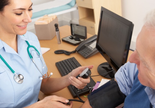 Darmowe leki, lekarz poza kolejką. Lista uprzywilejowanych jest długa