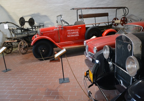 Pojazdy zabytkowe na słowackim zamku