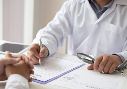 Często bierzesz L4 w piątki lub poniedziałki? Spodziewaj się kontroli