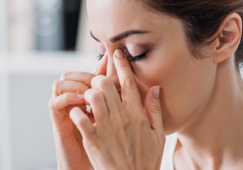 Winne czynniki zewnętrzne albo alergie. Wielu traktuje ten objaw jak przesąd