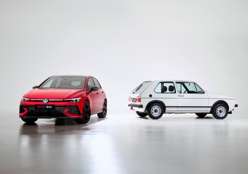 Usiadłem i pomyślałem o tych wszystkich wspaniałych generacjach Golfa GTI, które wychowały nas jako kierowców