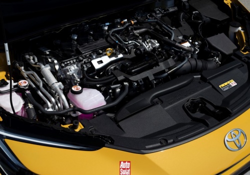 Toyota obniża ceny kultowej hybrydy. Ta generacja ma ciekawy napęd