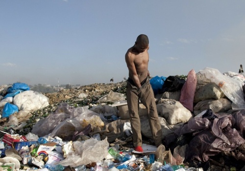 Świat tonie w śmieciach. Problem rośnie, w tych obszarach jest najgorzej