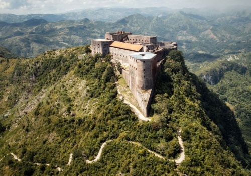 Dziesiątki ofiar na Haiti. Ludzie zaczęli się tratować w obiekcie UNESCO