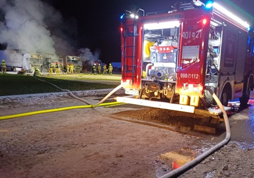 Wielki pożar ciężarówek. Kolosy płonęły jak pochodnie