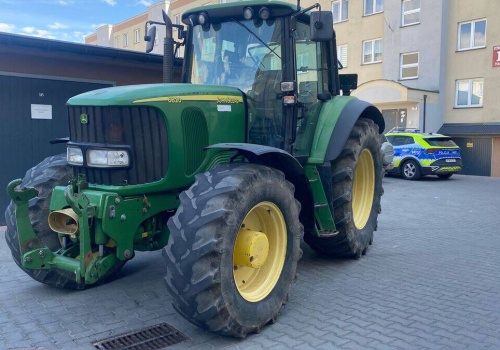 Ukradł ciągnik i pojechał do miasta. 20-latkowi grozi do pięciu lat więzienia