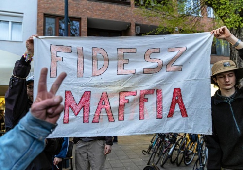 Węgry przed wyborami: stagnacja, inflacja i kryzys 