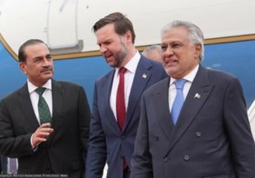 Pakistan reaguje na zerwanie rozmów pokojowych. Vance wyjechał