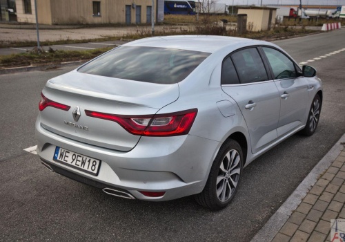 Ostatnie sztuki Renault Mégane Grandcoupe do kupienia. Najtańszy już od 91.990 zł, jest benzyna i diesel