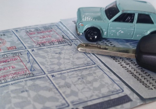 Nie mieszczą ci się pieczątki w dowodzie rejestracyjnym? Sprawdź, co robić