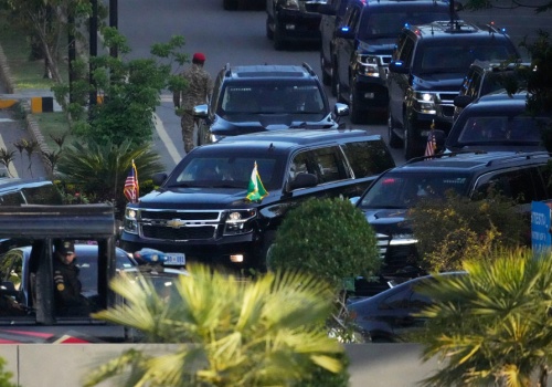 Rozmowy o zakończeniu wojny prowadzone w Pakistanie zakończyły się niczym. Cena ropy znów eksploduje