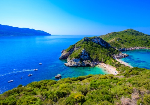 Odkryj najbardziej zieloną wyspę Grecji za 1269 PLN 🌱🇬🇷 Loty i 5 noclegów ze śniadaniami i basenem 🏖️🫒