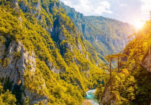 Miejsce wyglądające jak z innej planety. Tu jest najgłębszy wąwóz Europy