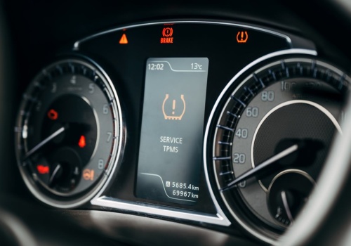 Każdy kierowca powinien znać ten trik. Kontrolka TPMS przestanie straszyć