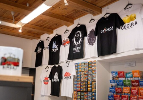 Częstochowa mówi swoim językiem. Nowe koszulki z regionalizmami już dostępne