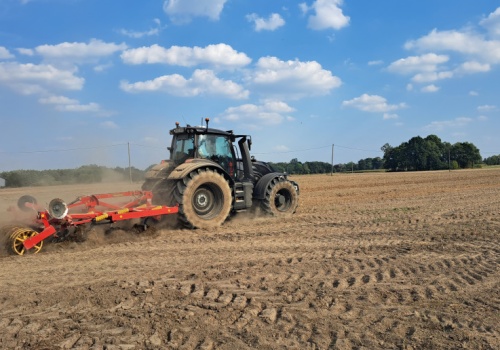 2 wizje ochrony polskiej wsi. Prawnicy oceniają projekt rządu i prezydenta