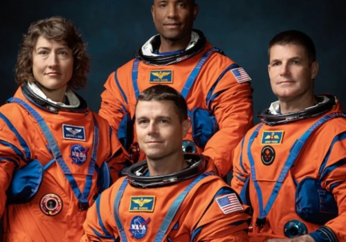 Co czeka astronautów misji Artemis 2 po powrocie? Autografy dla prezydenta