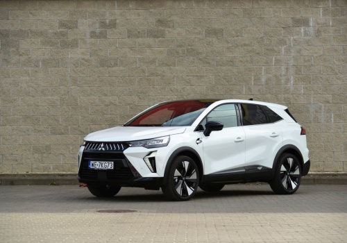 Nowe Mitsubishi zaskakuje w kilku kategoriach. Czy rodzinny Japończyk podźwignie markę?