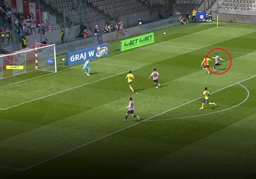 Arka opuszcza strefę spadkową. Aż cztery gole i zaskakujący 