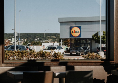 Lidl buduje własny pub. Tak chce obejść przepisy