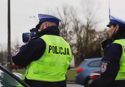 Początkowo kobieta nie wzbudziła wątpliwości. W aucie było dziecko