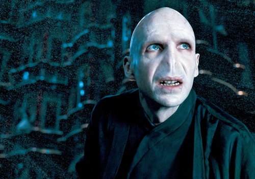 Kto zagra Voldemorta w nowym „Harrym Potterze”? Ralph Fiennes wskazuje zaskakującą następczynię