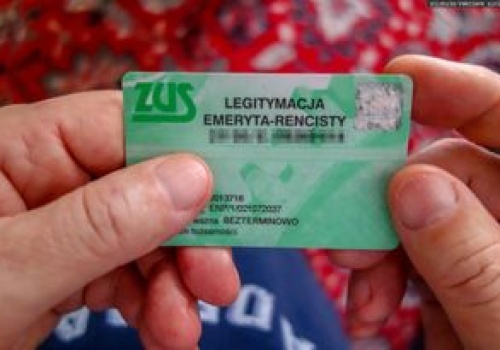 Oto co daje legitymacja emeryta. Nie każdy senior o tym wie