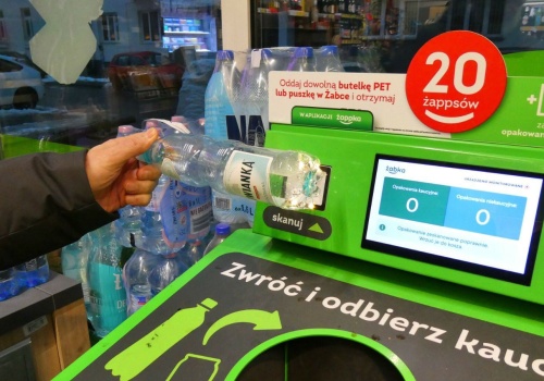 Nagła zmiana w systemie kaucyjnym. Ministerstwo wycofało zgodę, rynek musi ułożyć się na nowo